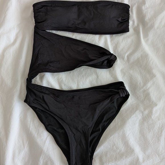 NWOT H&M Cut Out Strapless Black One Piece Swimsuit Size 6 - Picture 2 of 5